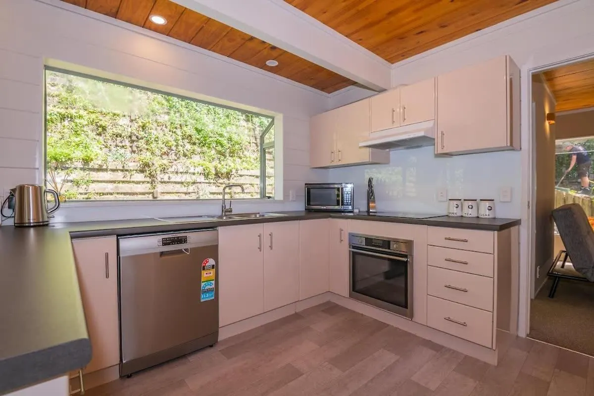Kawaha Point Gem Villa Rotorua Holiday home